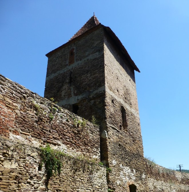 biserica-fortificata-valchid